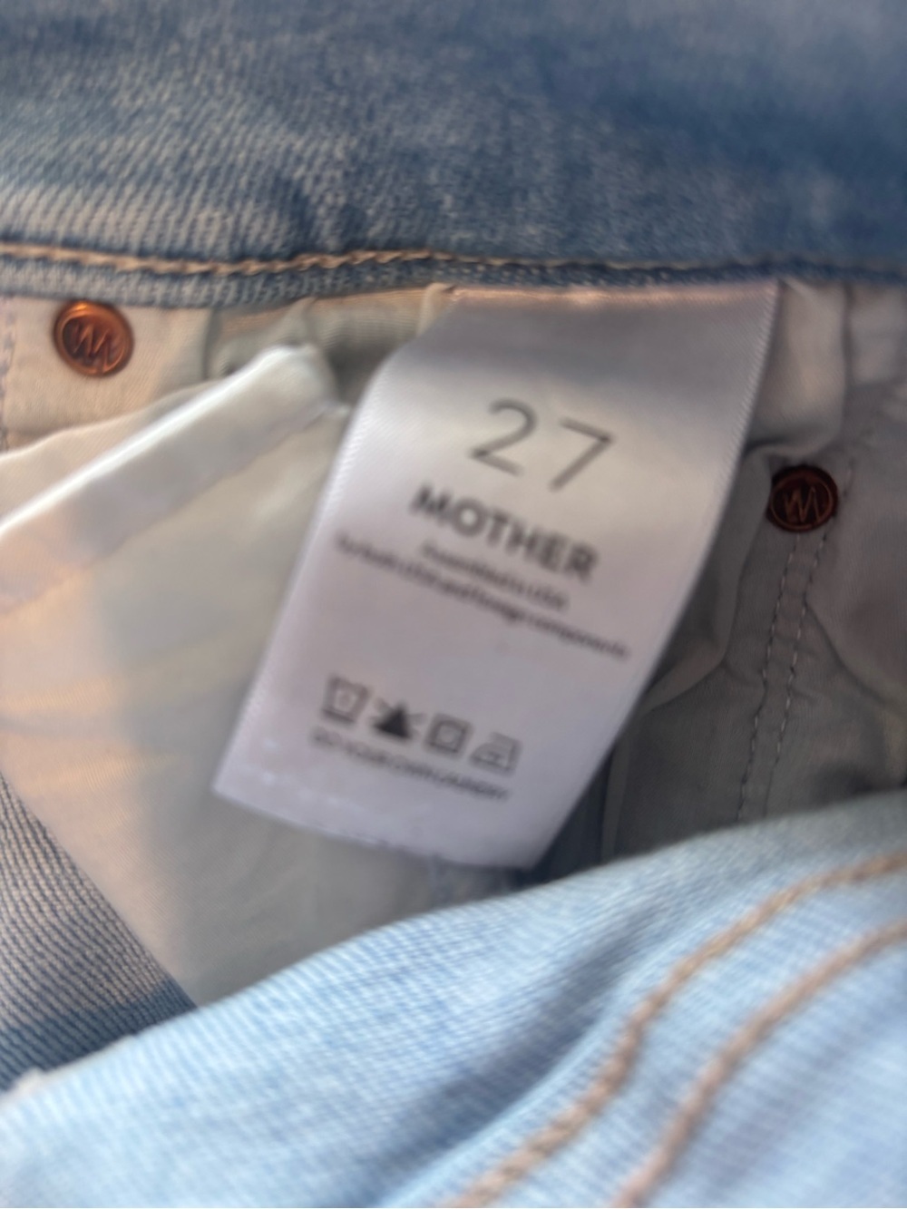 MOTHER Light Blue High-Rise Cropped Jeans with Frayed Hem - Picture 4 of 6